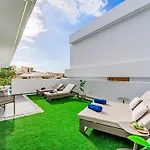 Villa Larisa - Private Heated Pool, Chill Out And Bbq *