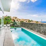 Villa Larisa - Private Heated Pool, Chill Out And Bbq