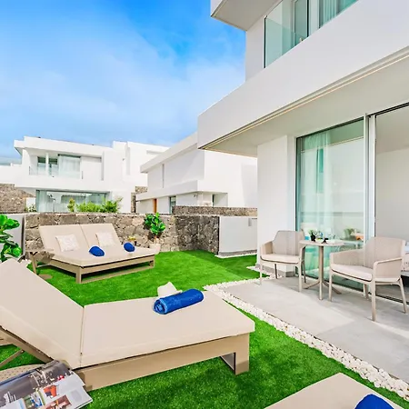 Villa Larisa - Private Heated Pool, Chill Out And Bbq *