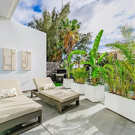 Larisa - Private Heated Pool, Chill Out And Bbq *